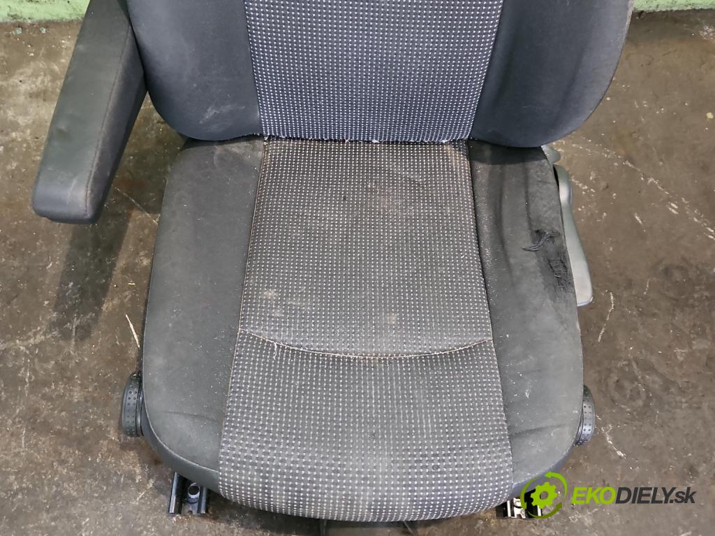 Mercedes Vito W639 2003-2014 2,2.0 cdi 136 HP manual 100 kW 2143 cm3 5- Sedačka ľavý  (Sedadlo)