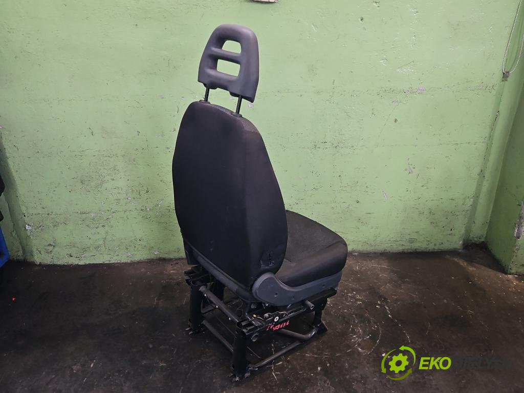 Fiat Ducato IV 2014- 2.3 jtd 177 HP manual 130 kW 2287 cm3 5- Sedačka ľavý  (Sedadlo)