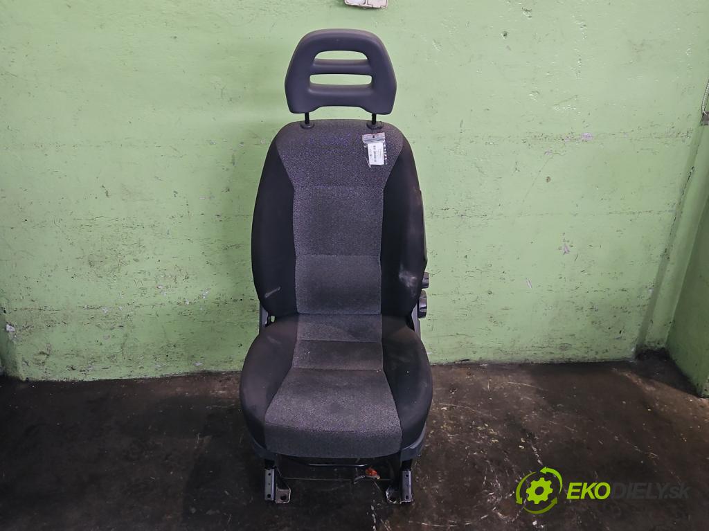 Fiat Ducato IV 2014- 2.3 jtd 177 HP manual 130 kW 2287 cm3 5- Sedačka ľavý  (Sedadlo)