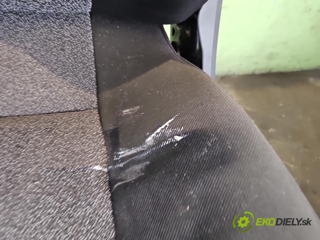 Fiat Ducato IV 2014- 2.3 jtd 177 HP manual 130 kW 2287 cm3 5- Sedačka pravý  (Sedadlo)