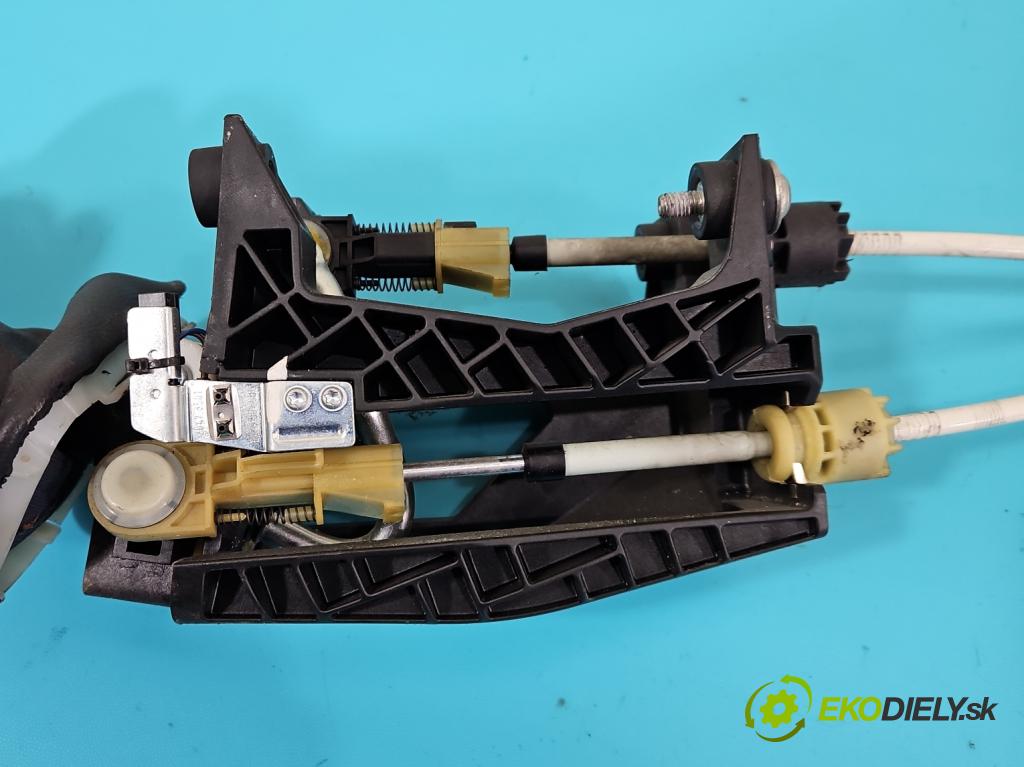 Mercedes Vito W639 2003-2014 2,2.0 cdi (651900) 136 HP manual 100 kW 2143 cm3 5- Páka: Změny: stupeň,rýchlosť  (Rýchlostná páka (kulisa))