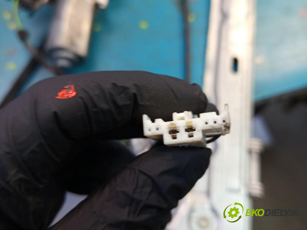 Mercedes Vito W639 2003-2014 2.2 cdi 651900 136 HP manual 100 kW 2143 cm3 5- mechanizmus okna predné ľavý