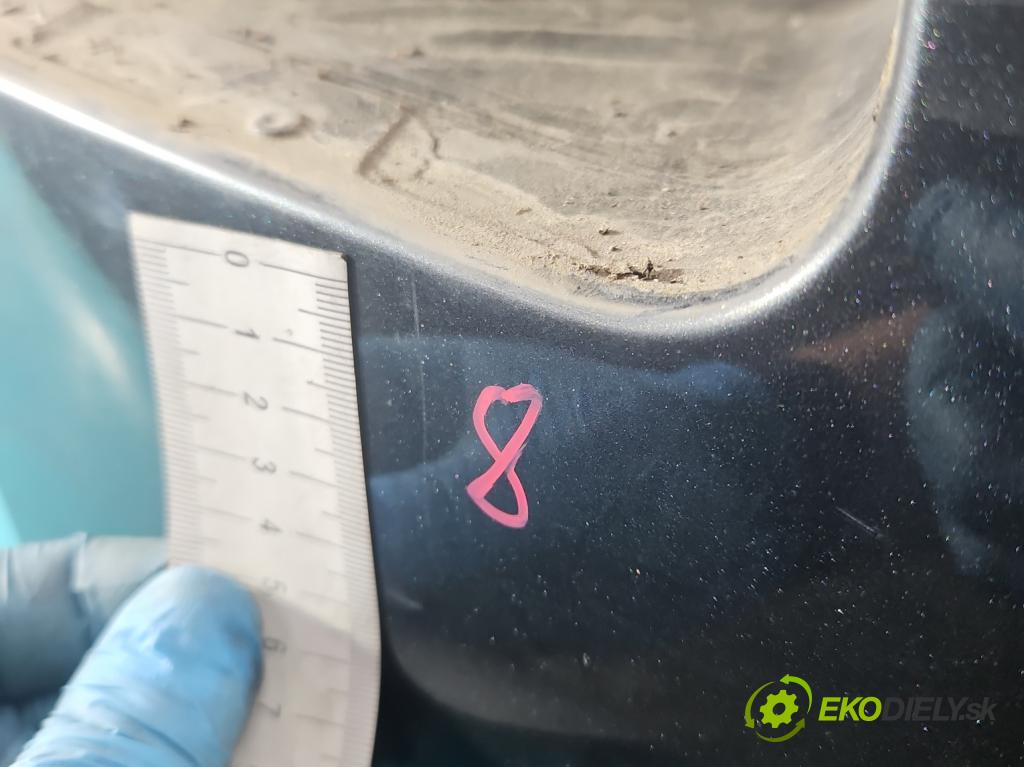 Audi A8 D3 2002-2009 3.0 tdi 211KM automatic 155 kW 2967 cm3 4- zadní kufrové dveře  (Zadní kapota (kufr))