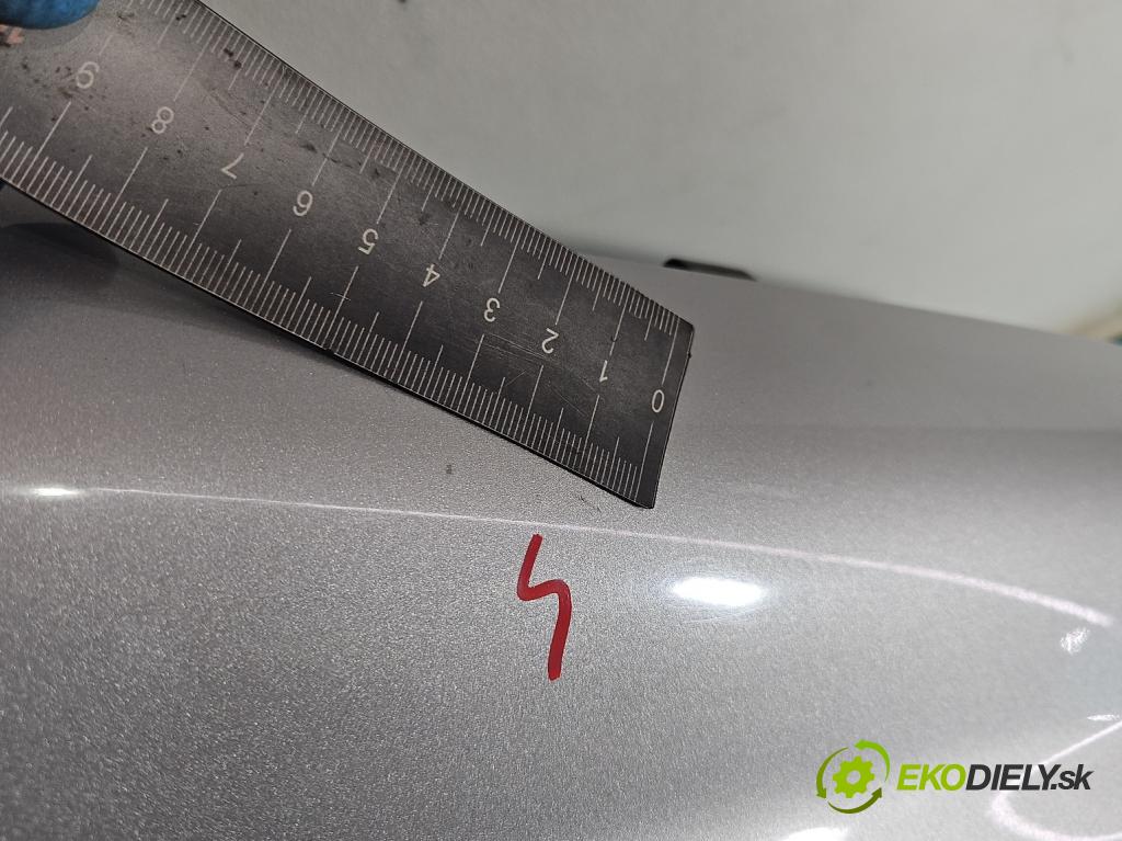 Hyundai Terracan 2.9 CRDi 163 hp manual 120 kW 2902 cm3 5- blatnik přední pravý  (Klika dveří ostatní)