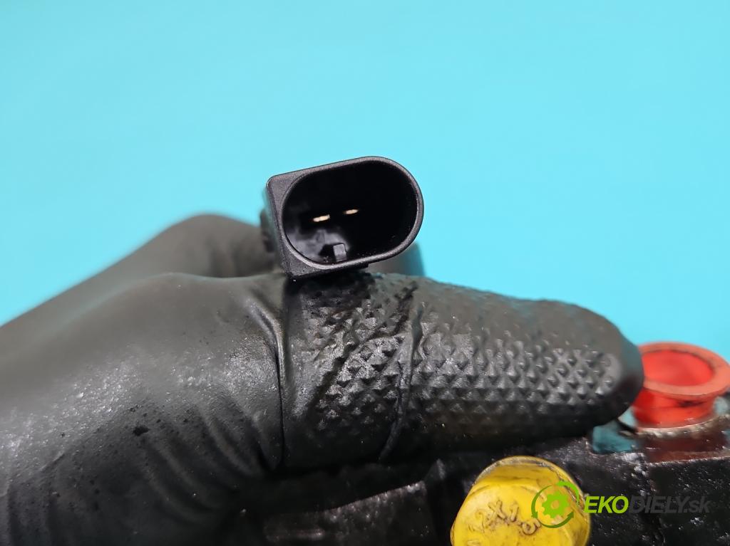 Audi A8 D3 2002-2009 3.0 tdi 211KM automatic 155 kW 2967 cm3 4- čerpadlo vstrekovacia 0445010171 (Vstrekovacie čerpadlo)