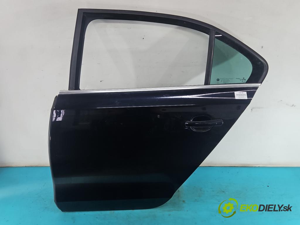 Vw Jetta VI 2010-2018 1.4 TSI 122 hp automatic 90 kW 1390 cm3 4- dveře zadní levé  (Klika dveří ostatní)