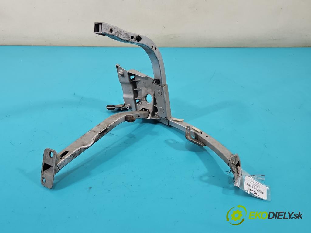 Audi A8 D3 2002-2009 3.0 tdi 211KM automatic 155 kW 2967 cm3 4- stěna přední 4E0821138F (Výztuhy přední)