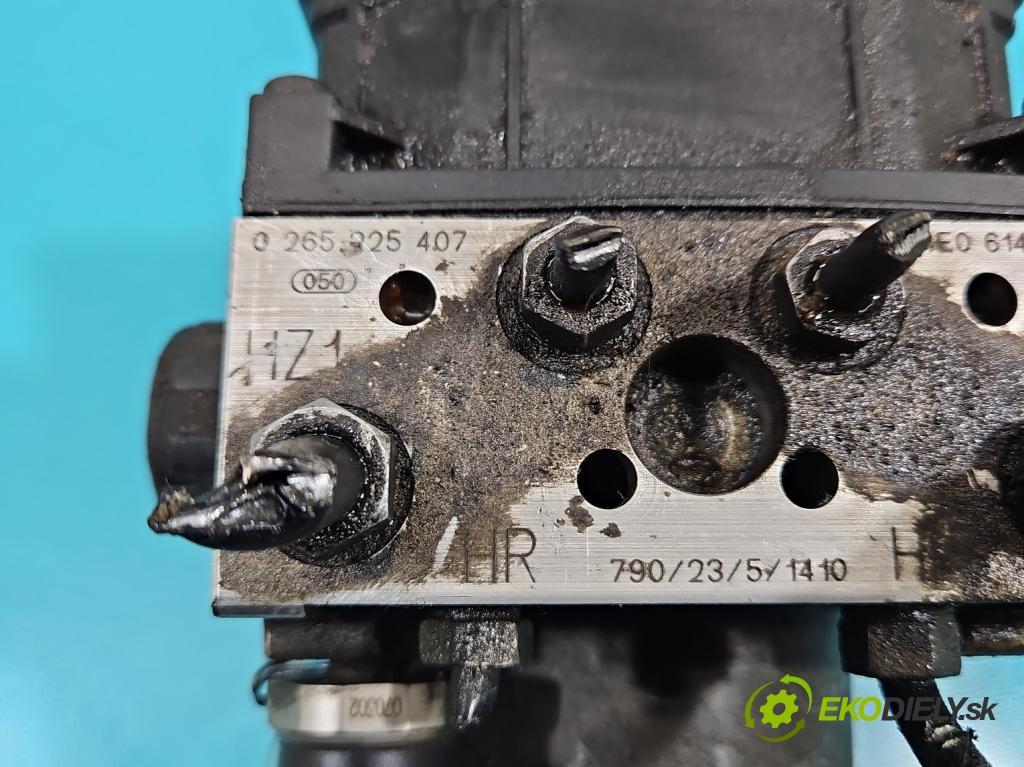 Audi A8 D3 2002-2009 3.0 tdi 211KM automatic 155 kW 2967 cm3 4- čerpadlo abs 4E0614517BQ (Pumpa ABS)