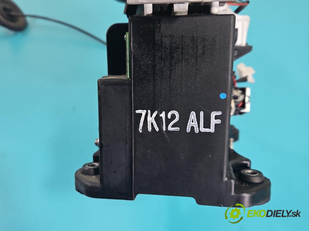 Chevrolet Captiva 2.0 VCDI 150 HP automatic 110 kW 1991 cm3 5- Páka: Změny: stupeň,rýchlosť  (Rýchlostná páka (kulisa))