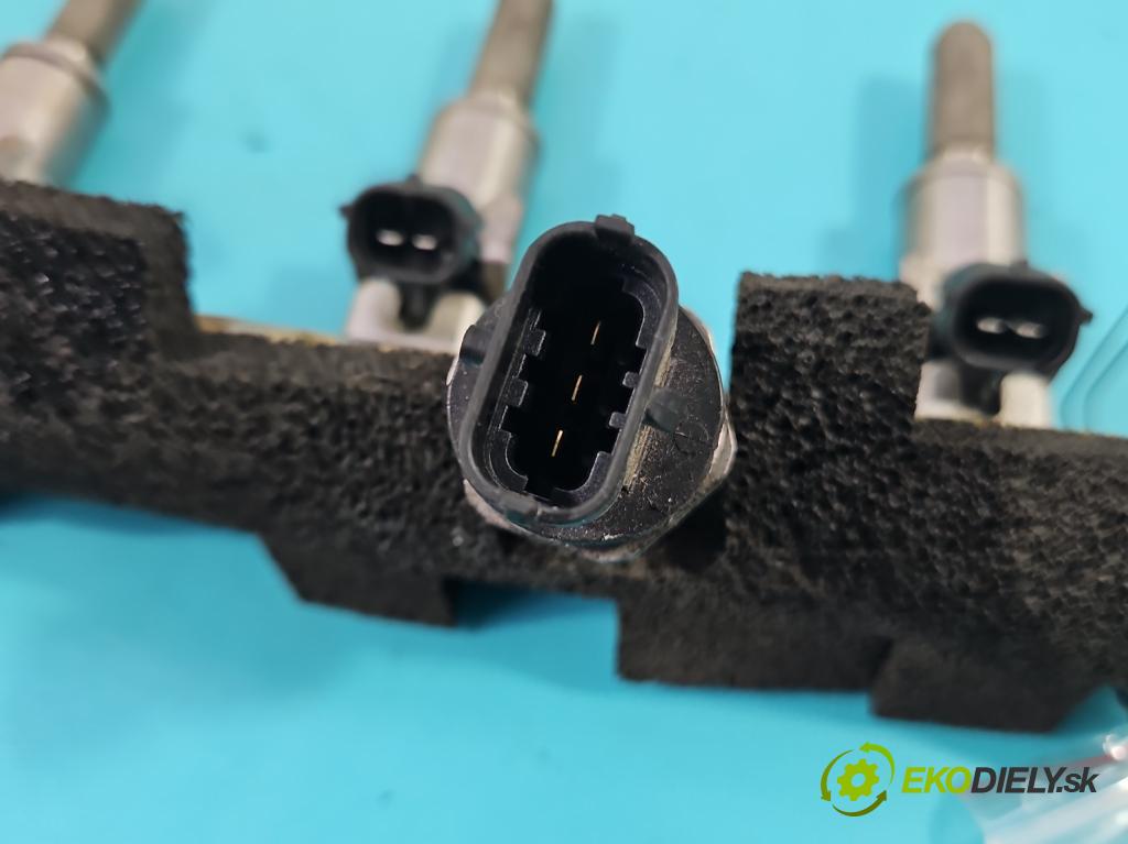 Suzuki SX4 S-Cross 2013-2021 1.4 T 140 HP automatic 103 kW 1373 cm3 5- vstrek 0261500299 (Vstrekovač paliva)