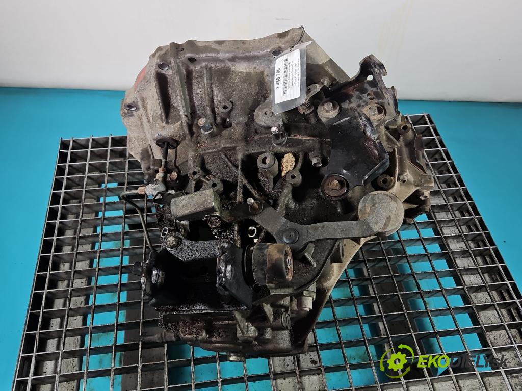Toyota Auris II 2012-2018 1.6 16V 132  HP manual 97 kW 1598 cm3 5- prevodovka stupeň,rýchlosť manual 31115-05020