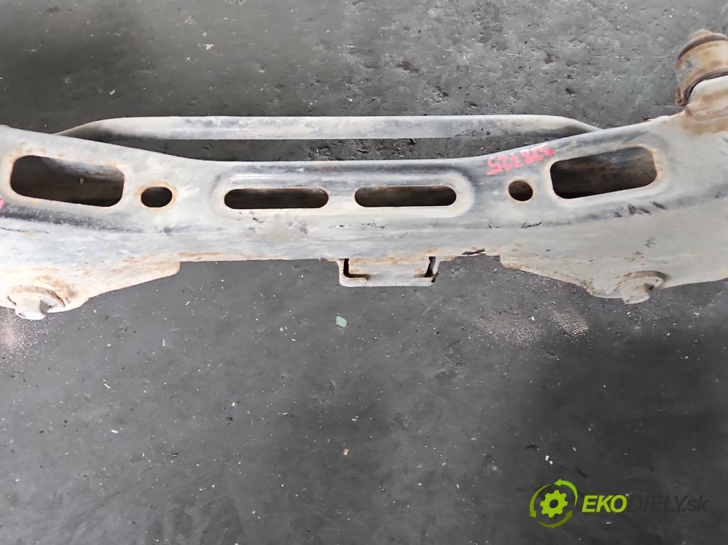 Hyundai I30 II 2012-2016 1.4 crdi 90 hp manual 66 kW 1396 cm3 5- zadní výztuha  (Výztuhy zadní)