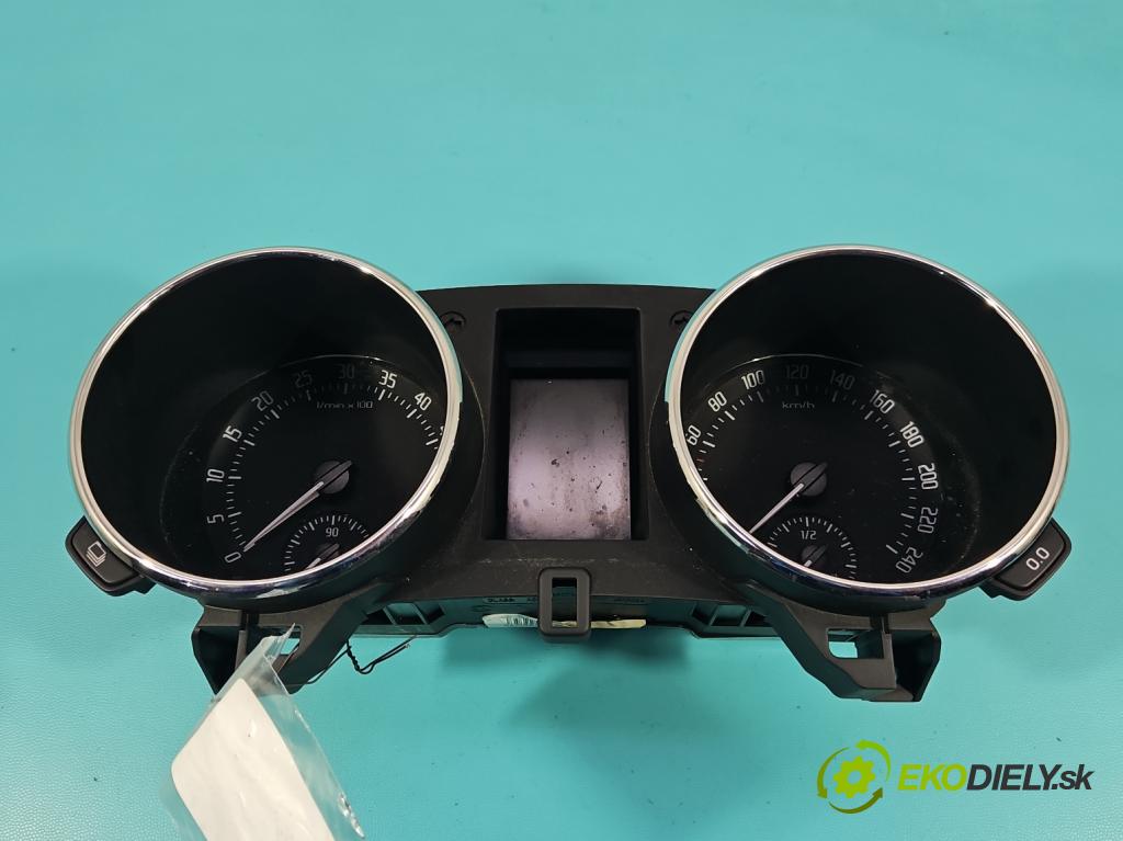 Skoda Yeti 2009-2017 2.0 tdi 140 HP manual 103 kW 1968 cm3 5- prístrojovka/ budíky 5L0920800H (Prístrojová doska)