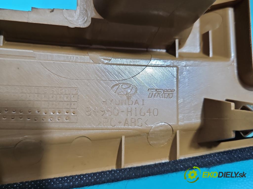 Hyundai Terracan 2.9 CRDi 163 HP manual 120 kW 2902 cm3 5- Mřížka: kúrenia stredová 84950-H1640 (Mriežka kúrenia (fukár))