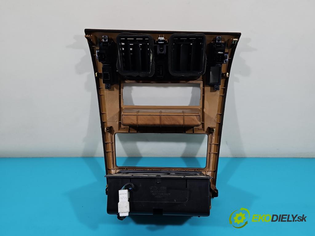 Hyundai Terracan 2.9 CRDi 163 HP manual 120 kW 2902 cm3 5- Mřížka: kúrenia stredová 84950-H1640 (Mriežka kúrenia (fukár))