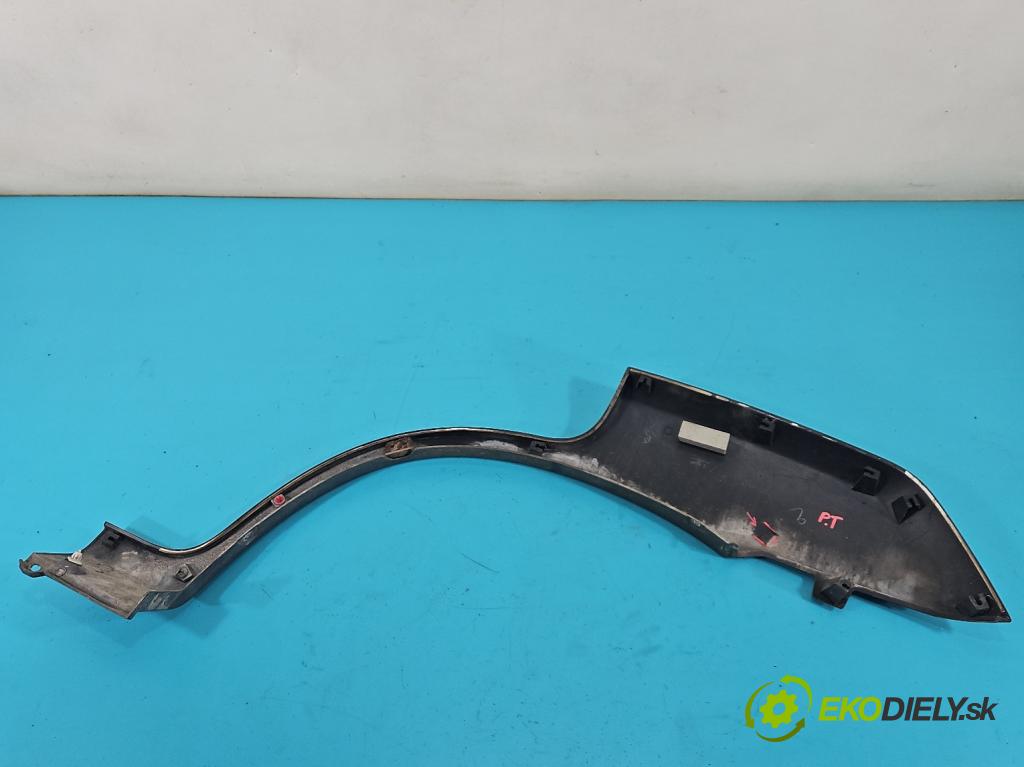 Hyundai Terracan 2.9 CRDi 163 HP manual 120 kW 2902 cm3 5- lišta blatník zadné pravé 87772-H1500 (Lišta)