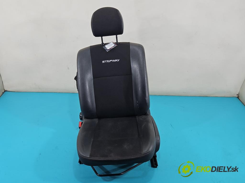 Dacia Sandero I 2008-2012 1.6b 84KM manual 62 kW 1598 cm3 5- Sedadlo levý  (Sedačky, sedadla)