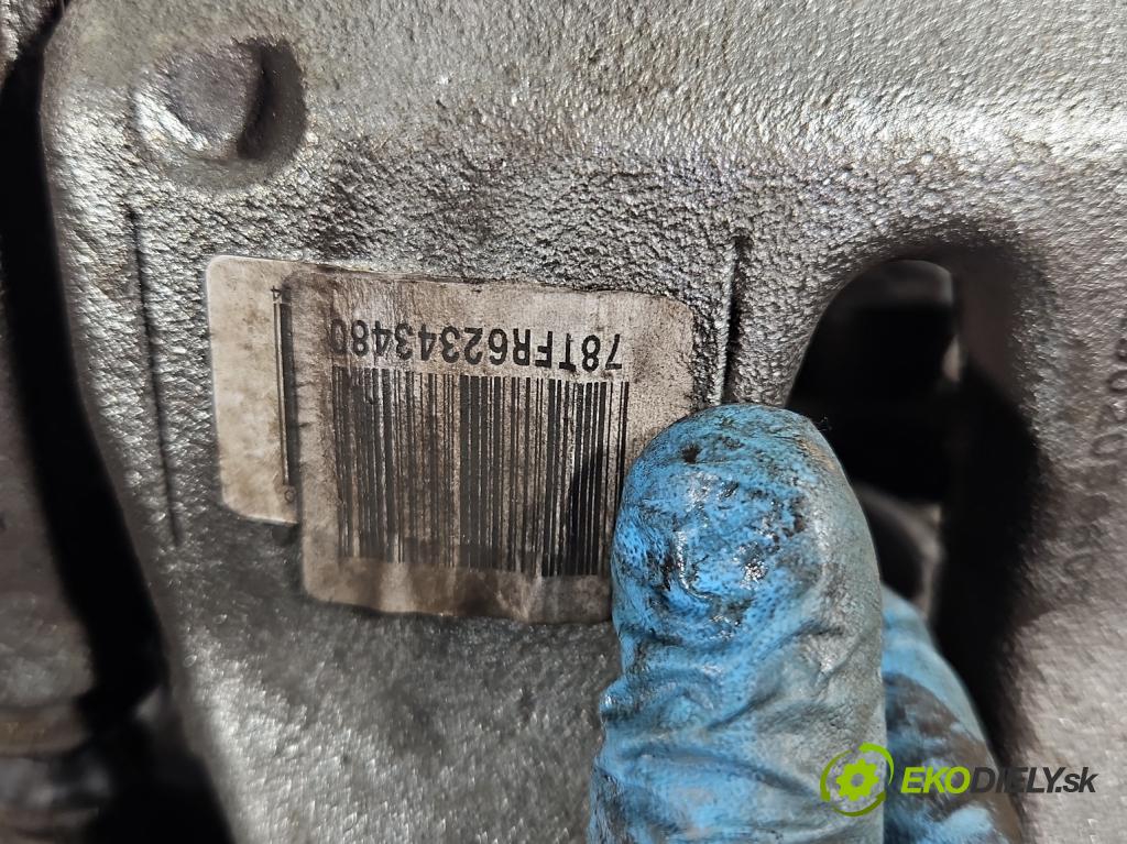 Opel Mokka B 2020 - 1.2 T 131 HP automatic 96 kW 1199 cm3 5- brzdič predné ľavý  (Kľučka dverí ostatné)