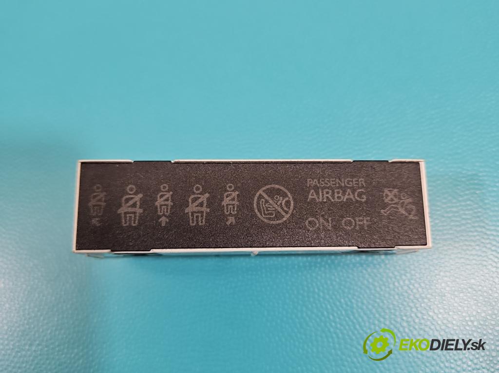 Opel Mokka B 2020 - 1.2 T 131 HP automatic 96 kW 1199 cm3 5- Zobrazit: 9858358880 (Prístrojová doska)