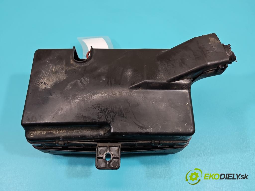 Hyundai Terracan 2.9 CRDi 163 hp manual 120 kW 2902 cm3 5- skříňka pojistková 1108053 (Pojistková skříňka)