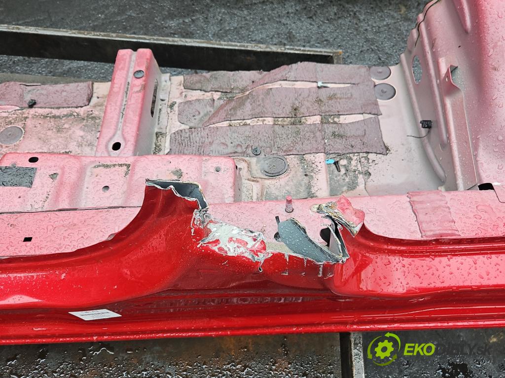 Opel Mokka B 2020 - 1.2 T 131 hp automatic 96 kW 1199 cm3 5- práh levý  (Karoserie ostatní)