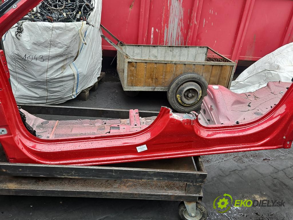 Opel Mokka B 2020 - 1.2 T 131 hp automatic 96 kW 1199 cm3 5- práh levý  (Karoserie ostatní)