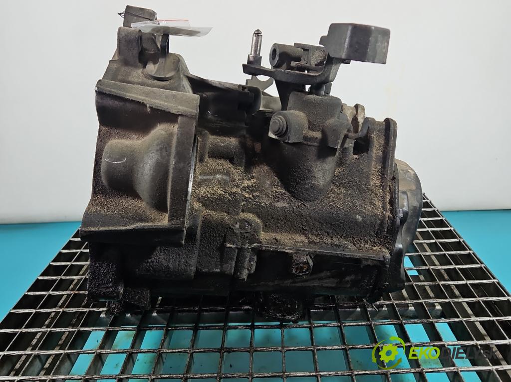 Vw Polo IV 9N 2001-2009 1.4 tdi 69KM manual 51 kW 1422 cm3 3- prevodovka stupeň,rýchlosť manual JHG