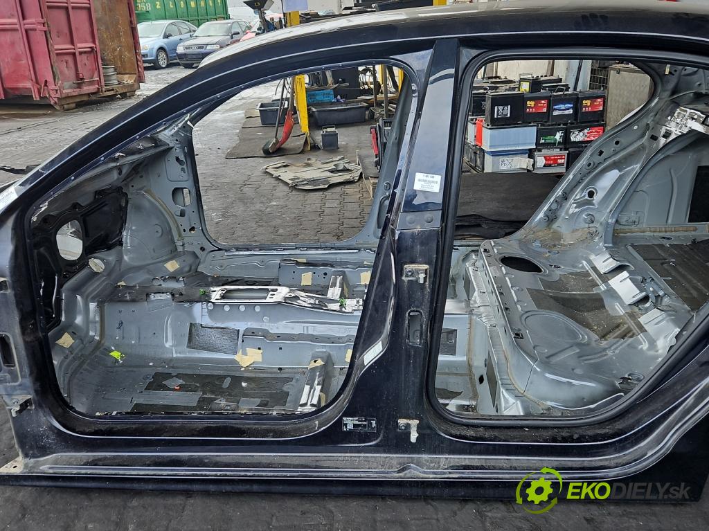 Vw Jetta VI 2010-2018 1.4 TSI 122 hp automatic 90 kW 1390 cm3 4- práh levý  (Karoserie ostatní)