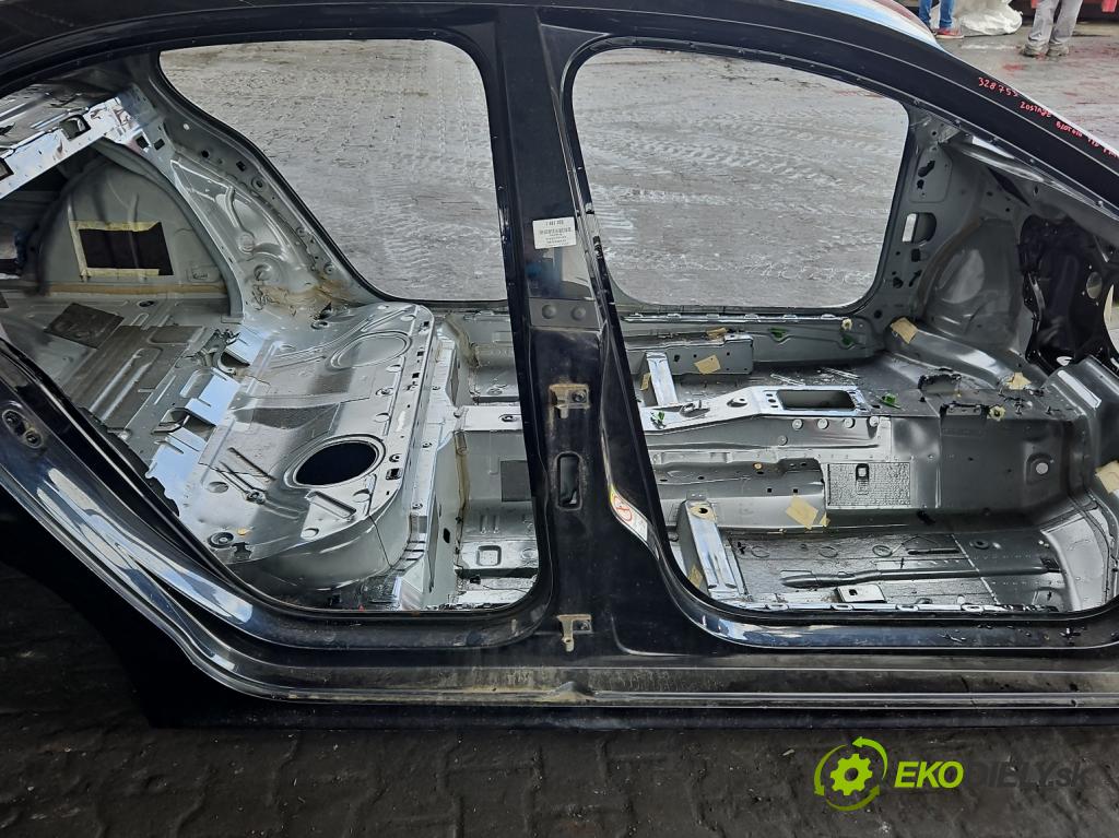 Vw Jetta VI 2010-2018 1.4 TSI 122 HP automatic 90 kW 1390 cm3 4- Práh: pravý  (Karoséria ostatné)