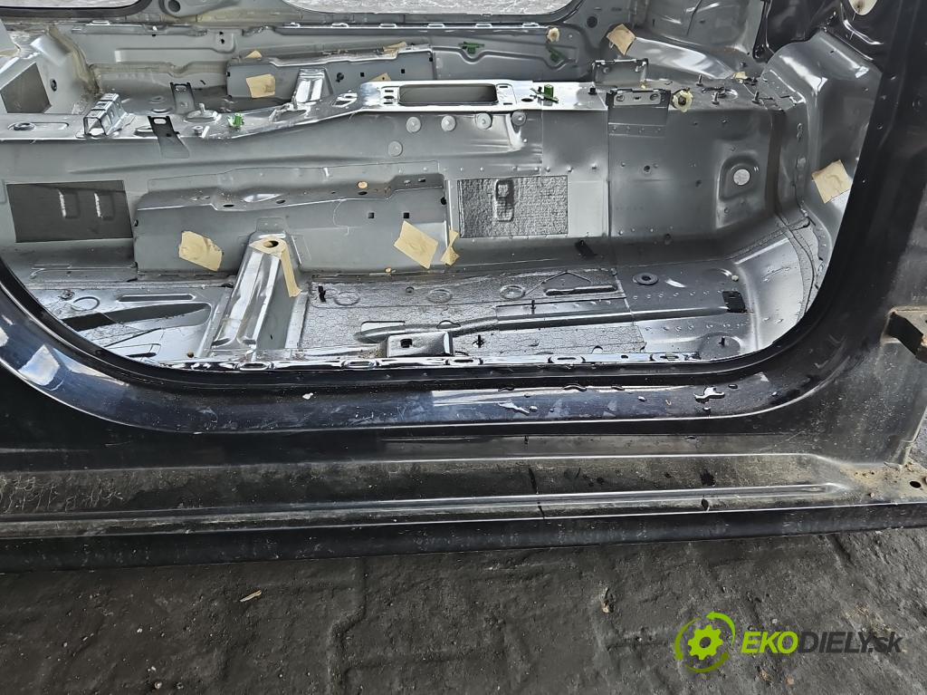 Vw Jetta VI 2010-2018 1.4 TSI 122 HP automatic 90 kW 1390 cm3 4- Práh: pravý  (Karoséria ostatné)
