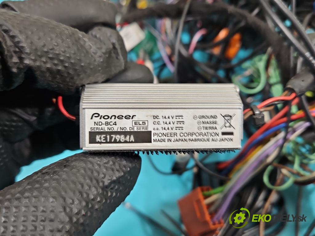 Peugeot 4007 2007-2012 2.2 hdi 156 HP automatic 115 kW 2179 cm3 5- Radio AVIC-F930BT