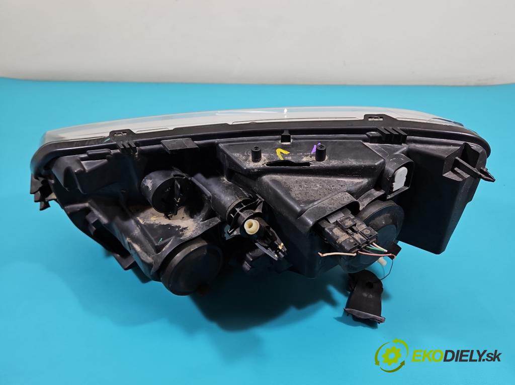 Dacia Sandero II 2012-2020 1.0 12V 73 HP manual 54 kW 999 cm3 5- Reflektor: pravý 260108435R (Svetlo predné pravé)