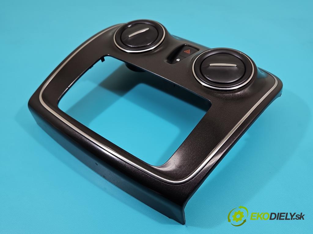 Dacia Sandero II 2012-2020 1.0 12V 73 HP manual 54 kW 999 cm3 5- Mřížka: kúrenia stredová 682603655R (Mriežka kúrenia (fukár))