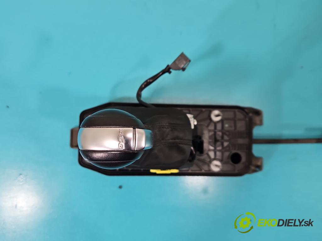 Vw Jetta VI 2010-2018 1.4 TSI 122 HP automatic 90 kW 1390 cm3 4- Páka: Změny: stupeň,rýchlosť 5K1713025BN (Rýchlostná páka (kulisa))