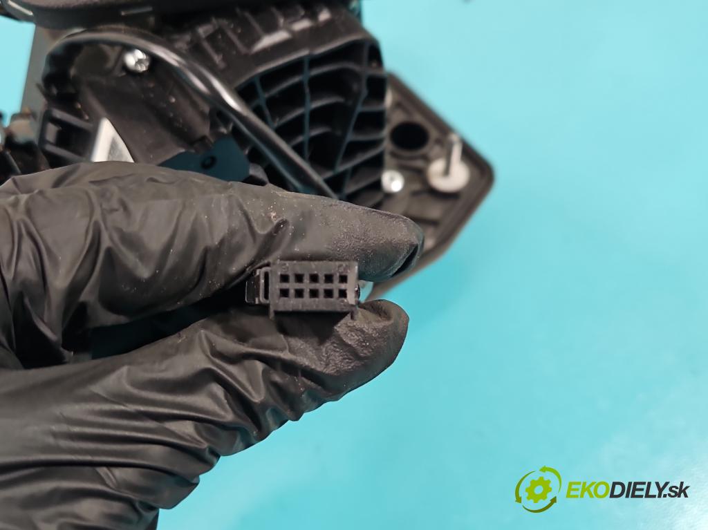 Vw Jetta VI 2010-2018 1.4 TSI 122 HP automatic 90 kW 1390 cm3 4- Páka: Změny: stupeň,rýchlosť 5K1713025BN (Rýchlostná páka (kulisa))