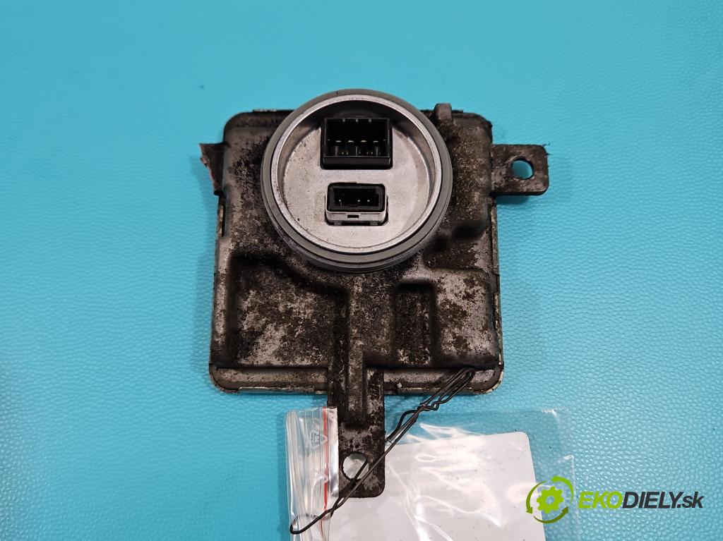 Vw Jetta VI 2010-2018 1.4 TSI 122 HP automatic 90 kW 1390 cm3 4- střídač: xenon 8K0941597E (Riadiaca jednotka xenónu)