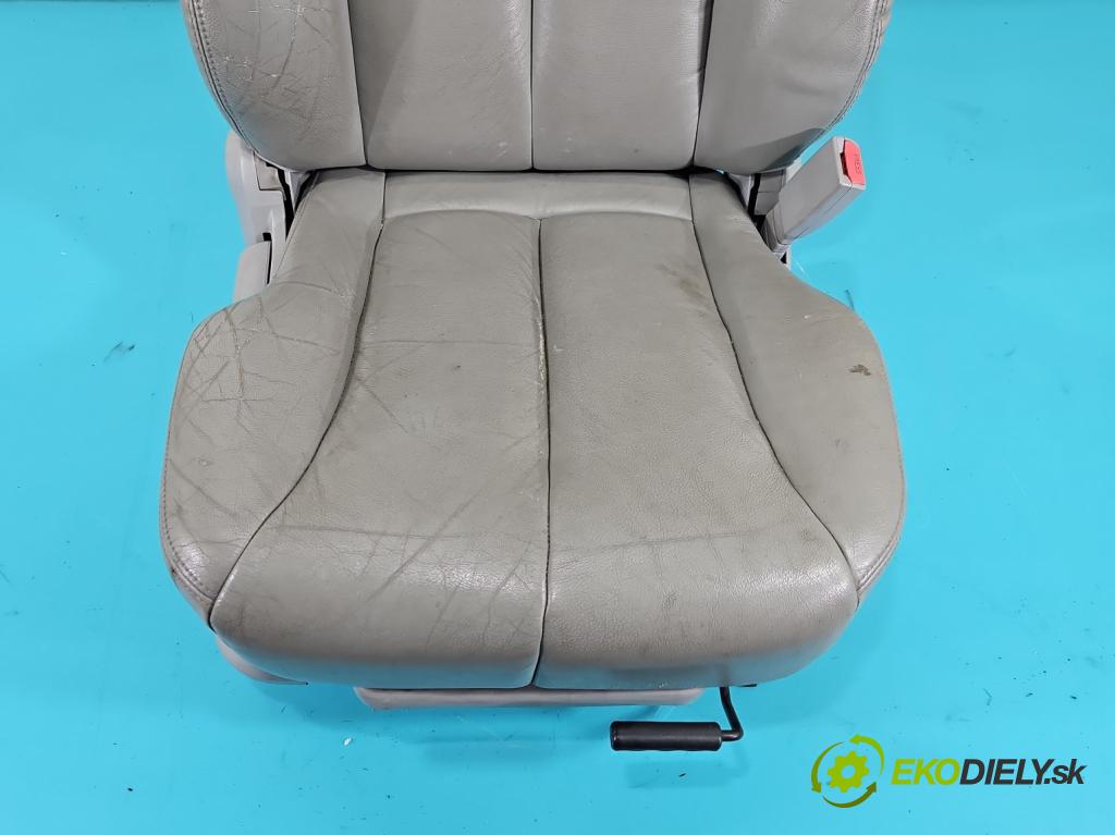 Hyundai Terracan 2.9 CRDi 163 HP manual 120 kW 2902 cm3 5- Sedačka pravý  (Sedadlo)