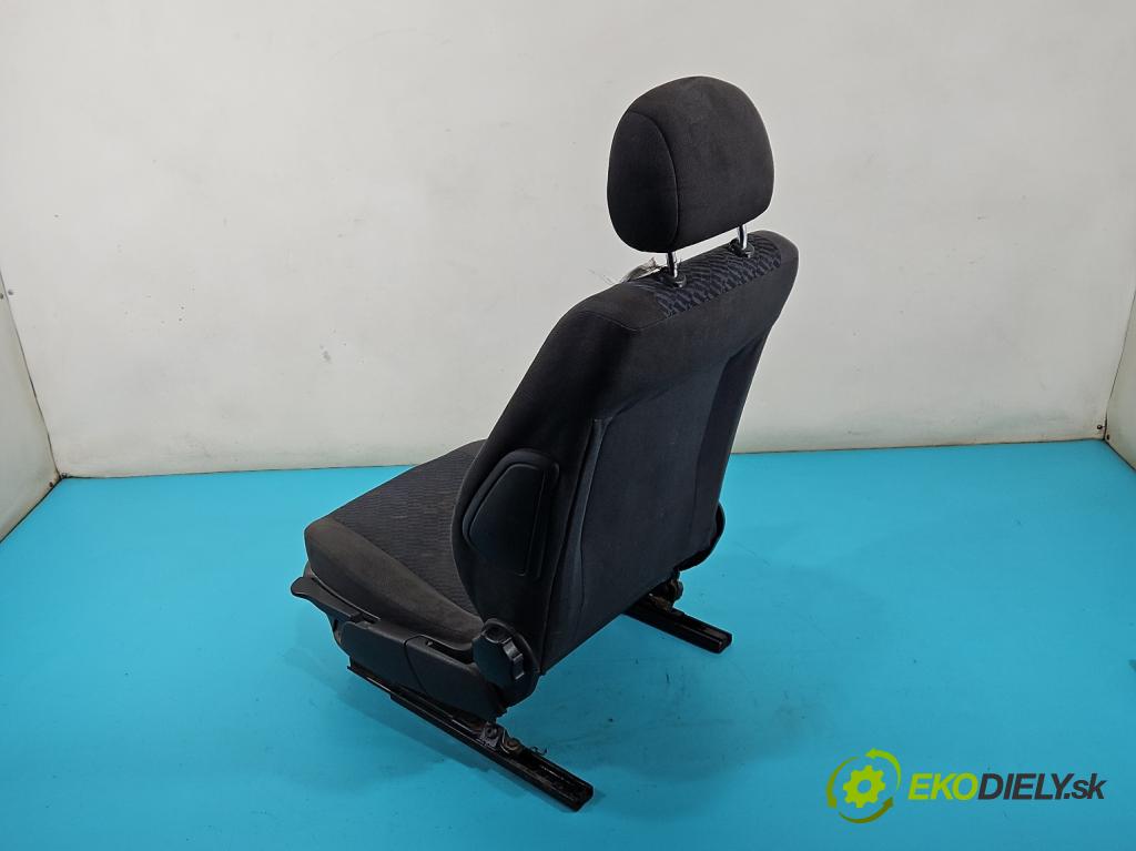 Opel Astra II 1998-2009 2.0 dti 101 HP manual 74 kW 1995 cm3 5- Sedačka ľavý  (Sedadlo)