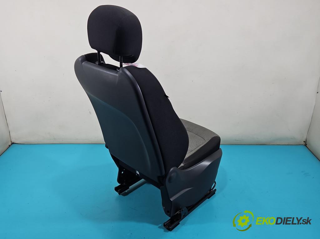 Renault Captur I 2013-2019 0.9 Tce 90 HP manual 66 kW 898 cm3 5- Sedačka pravý  (Sedadlo)