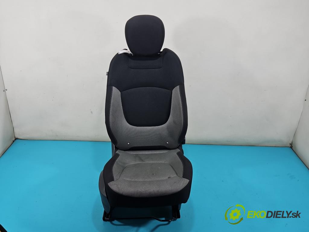 Renault Captur I 2013-2019 0.9 Tce 90 HP manual 66 kW 898 cm3 5- Sedačka pravý  (Sedadlo)