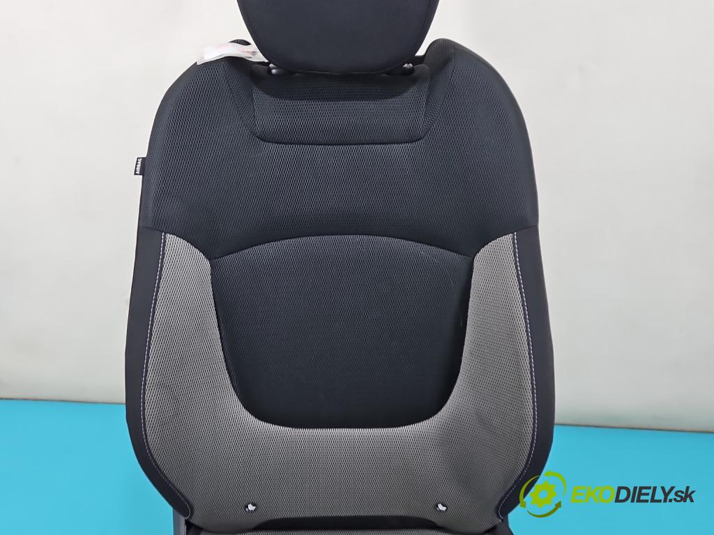 Renault Captur I 2013-2019 0.9 Tce 90 HP manual 66 kW 898 cm3 5- Sedačka pravý  (Sedadlo)