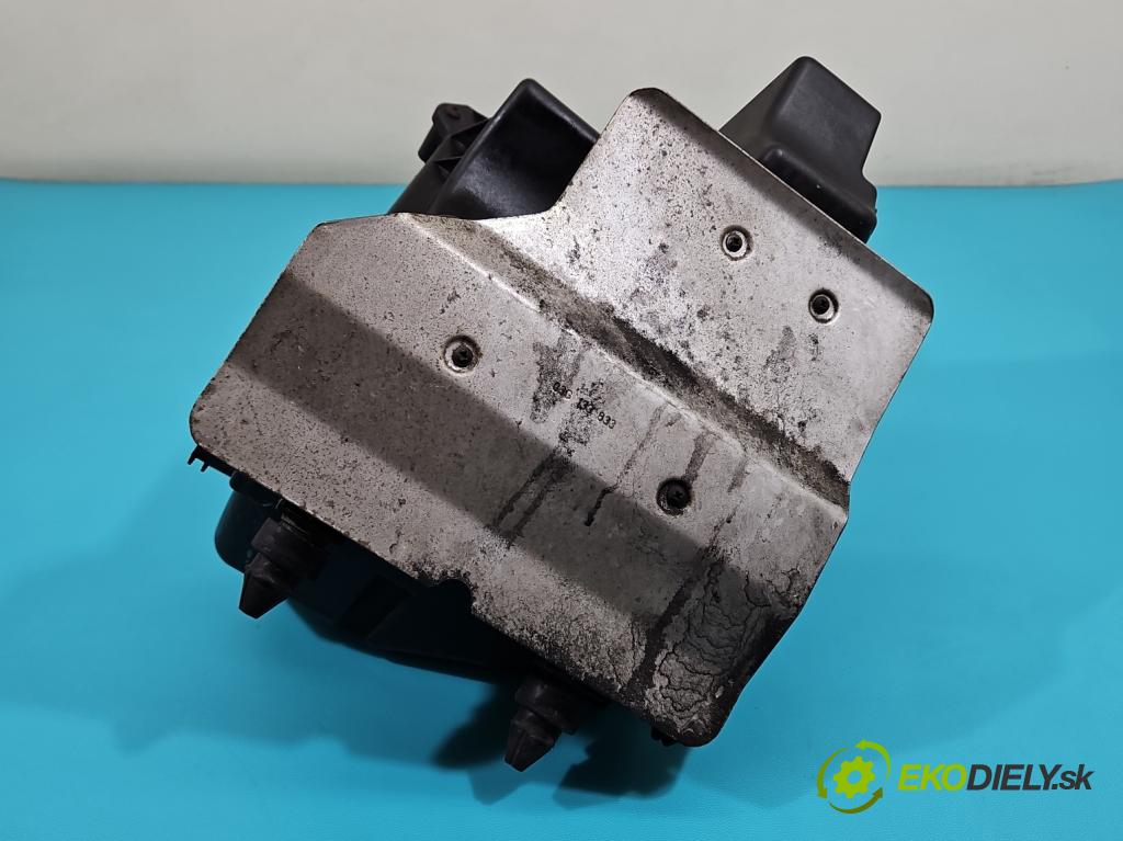 Audi A4 B7 2004-2008 1.9 tdi 116 HP manual 85 kW 1896 cm3 5- obal filtra vzduchu 03G133837 (Obal vzduchového filtra)