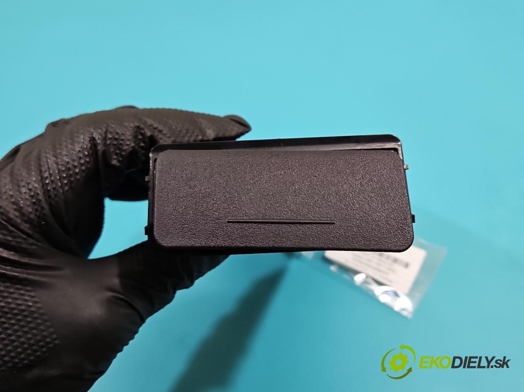 Peugeot 4007 2007-2012 2.2 hdi 156 HP automatic 115 kW 2179 cm3 5- Rukojeť: na nápoje: GN621-04480 (Držiak (úchyt) na nápoje)