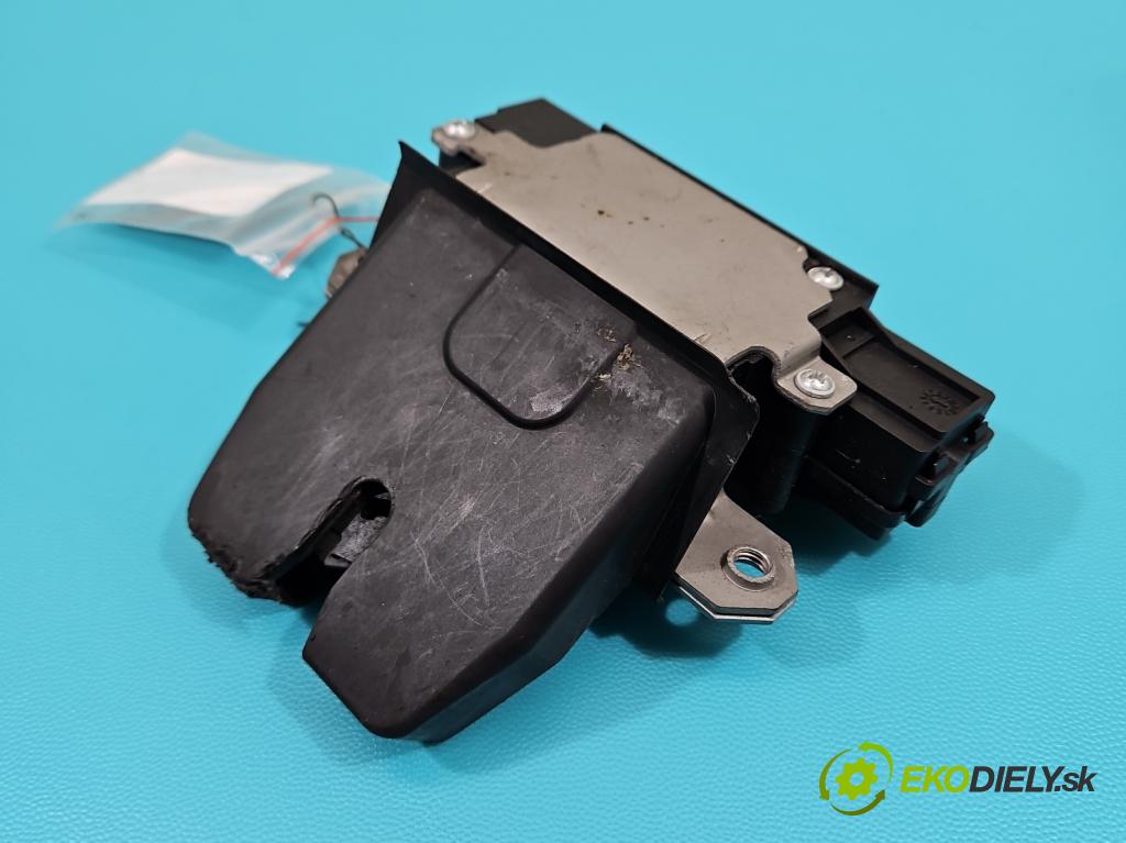Ford Focus Mk2 2004-2011 1.6 16V 101 hp manual 74 kW 1596 cm3 5- zámek kufrových dveří zadní 132606