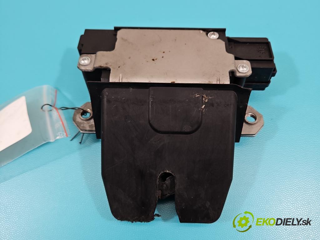 Ford Focus Mk2 2004-2011 1.6 16V 101 hp manual 74 kW 1596 cm3 5- zámek kufrových dveří zadní 132606