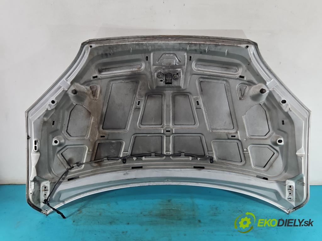 Ford Focus Mk2 2004-2011 1.6 16V 101 HP manual 74 kW 1596 cm3 5- kapota predná