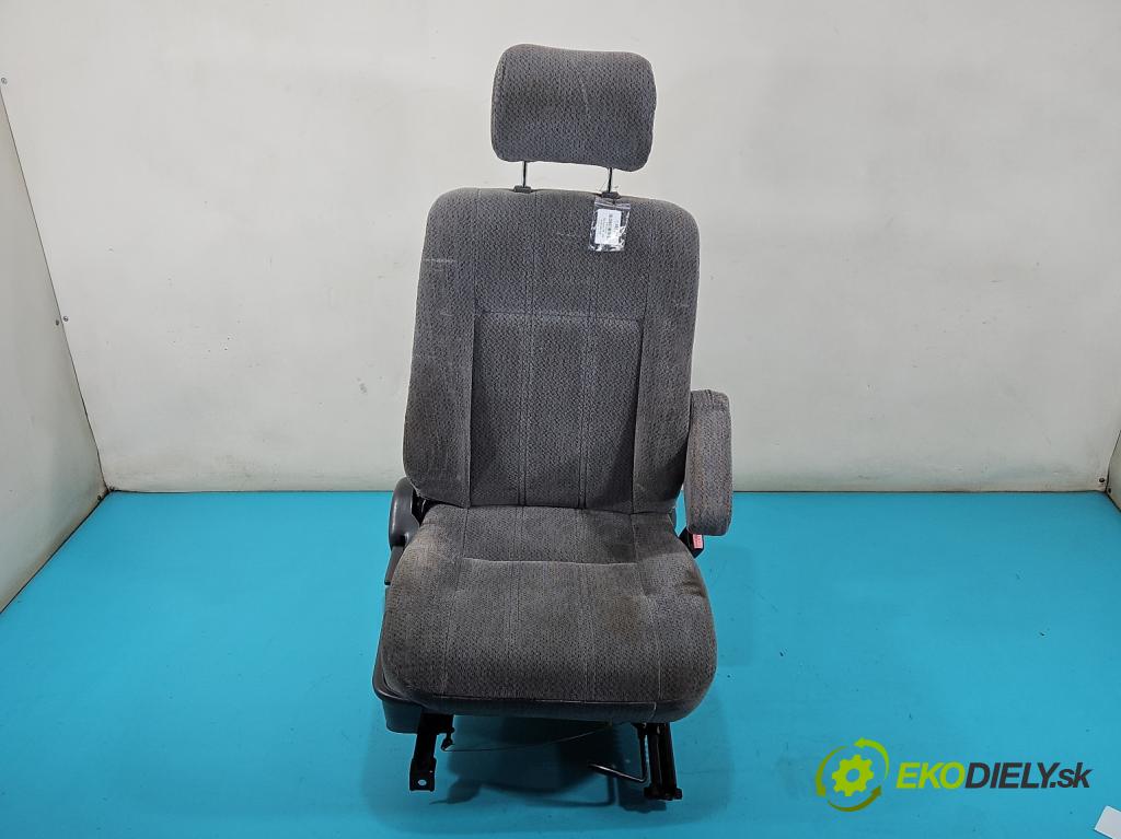 Opel Monterey 1992-1999 3.0 TD manual 117 kW 2999 cm3 5- Sedačka pravý  (Sedadlo)