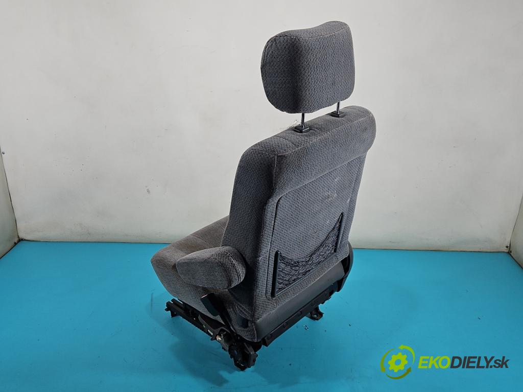 Opel Monterey 1992-1999 3.0 TD manual 117 kW 2999 cm3 5- Sedačka pravý  (Sedadlo)
