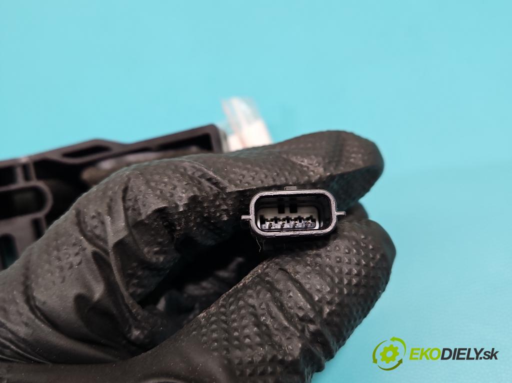 Renault Captur I 2013-2019 0.9 Tce 90 HP manual 66 kW 898 cm3 5- rukoväť predné ľavé mimo: 806079784R (Kľučka dverí vonkajšia predná ľavá)