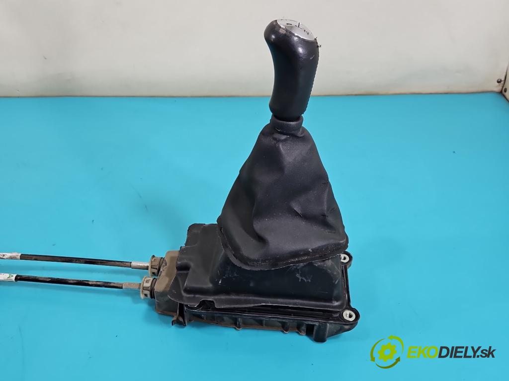 Renault Captur I 2013-2019 0.9 Tce 90 HP manual 66 kW 898 cm3 5- Páka: Změny: stupeň,rýchlosť 9615809 (Rýchlostná páka (kulisa))